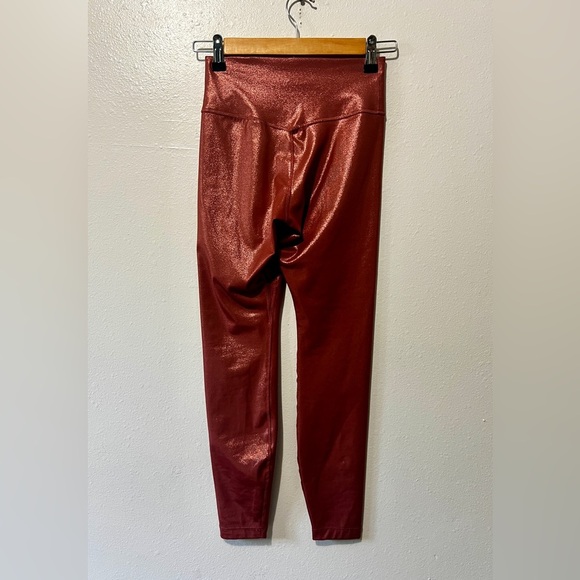 Nike Dri-Fit Rose Gold Shimmer One Icon Clash Tight/Leggings - Size XS - Picture 9 of 12